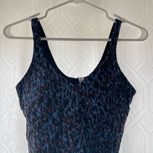 Brand new Align Tank - Picture 2 of 2